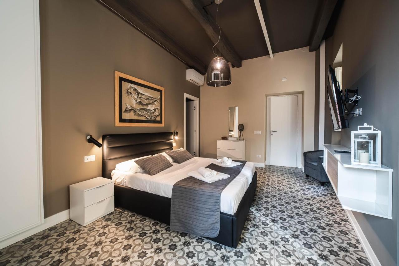 Palazzo Paladini - Luxury Suites In The Heart Of The Old Town Pizzo  Ngoại thất bức ảnh